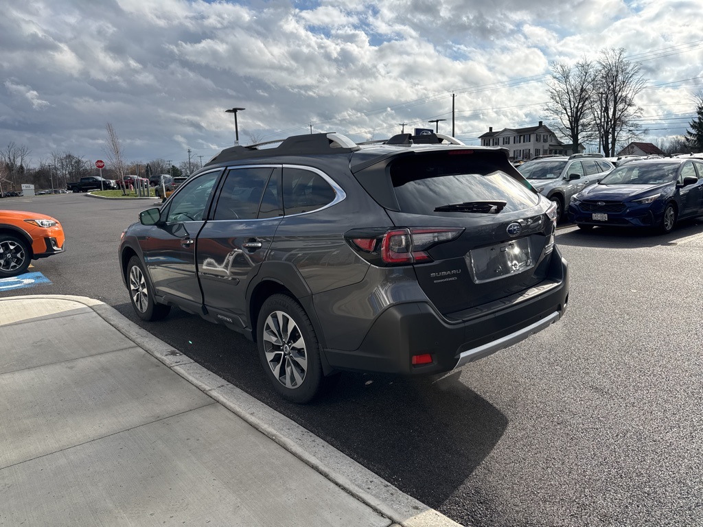 2025 Subaru Outback Touring XT photo 2