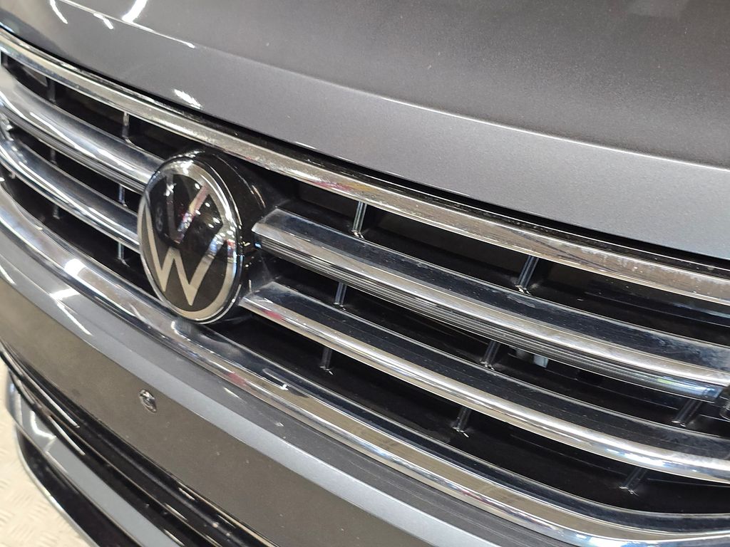 2022 Volkswagen Tiguan SEL Premium R-Line photo 11