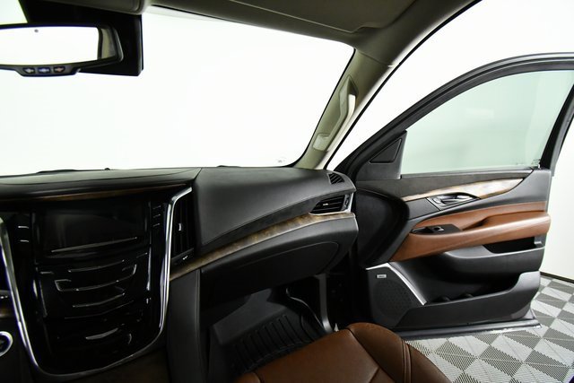 2016 Cadillac Escalade Luxury photo 19