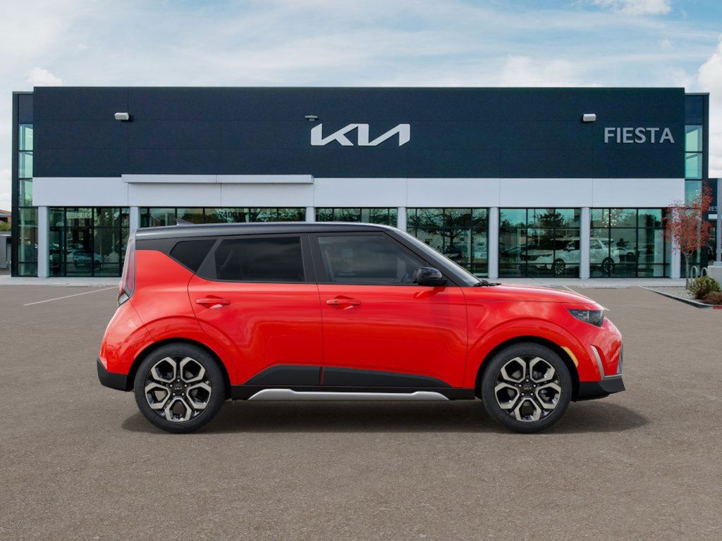 2025 Kia Soul EX photo 2
