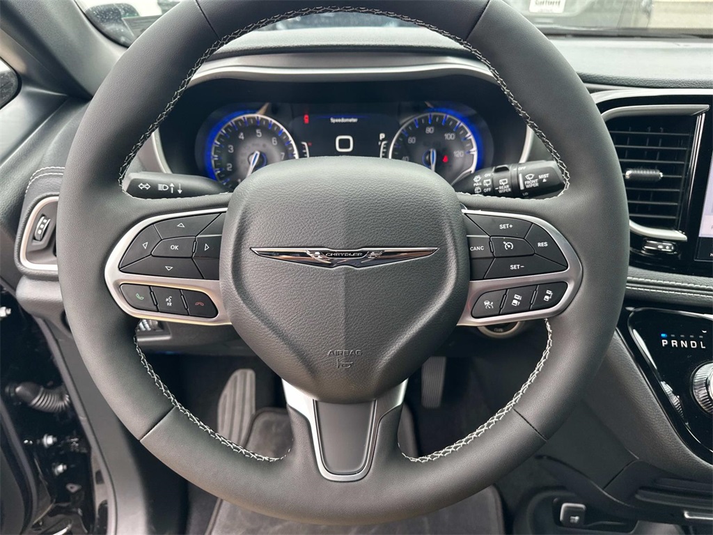 2025 Chrysler Pacifica photo 20
