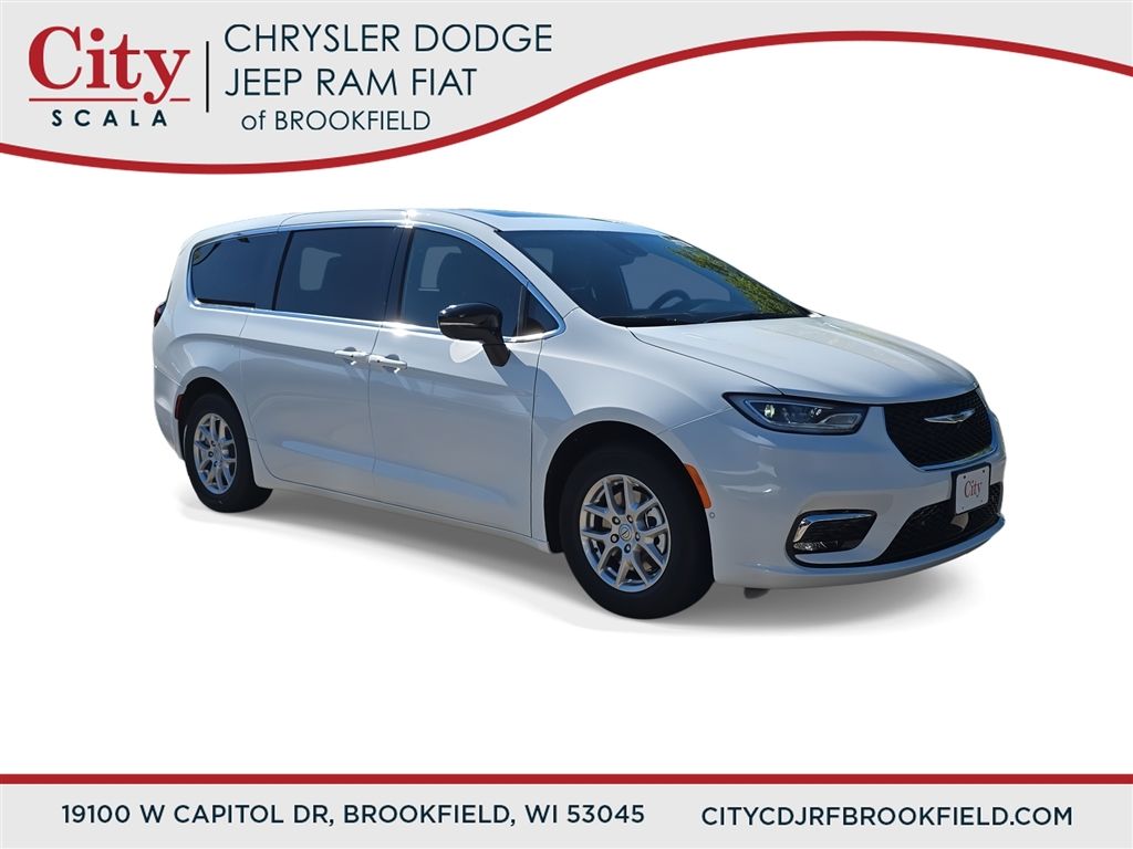 2026 Chrysler Pacifica Select's photo