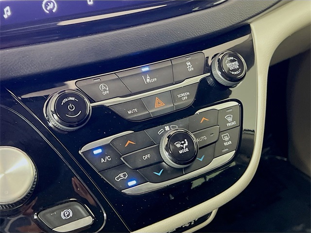 2022 Chrysler Pacifica Touring L photo 15