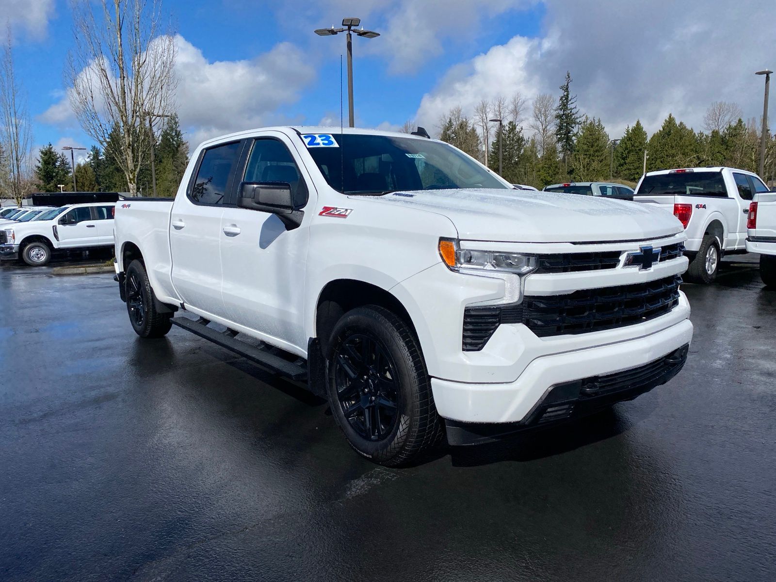 2023 Chevrolet Silverado 1500 RST photo 3