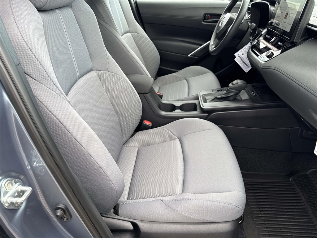 2026 Toyota Corolla Cross L photo 9