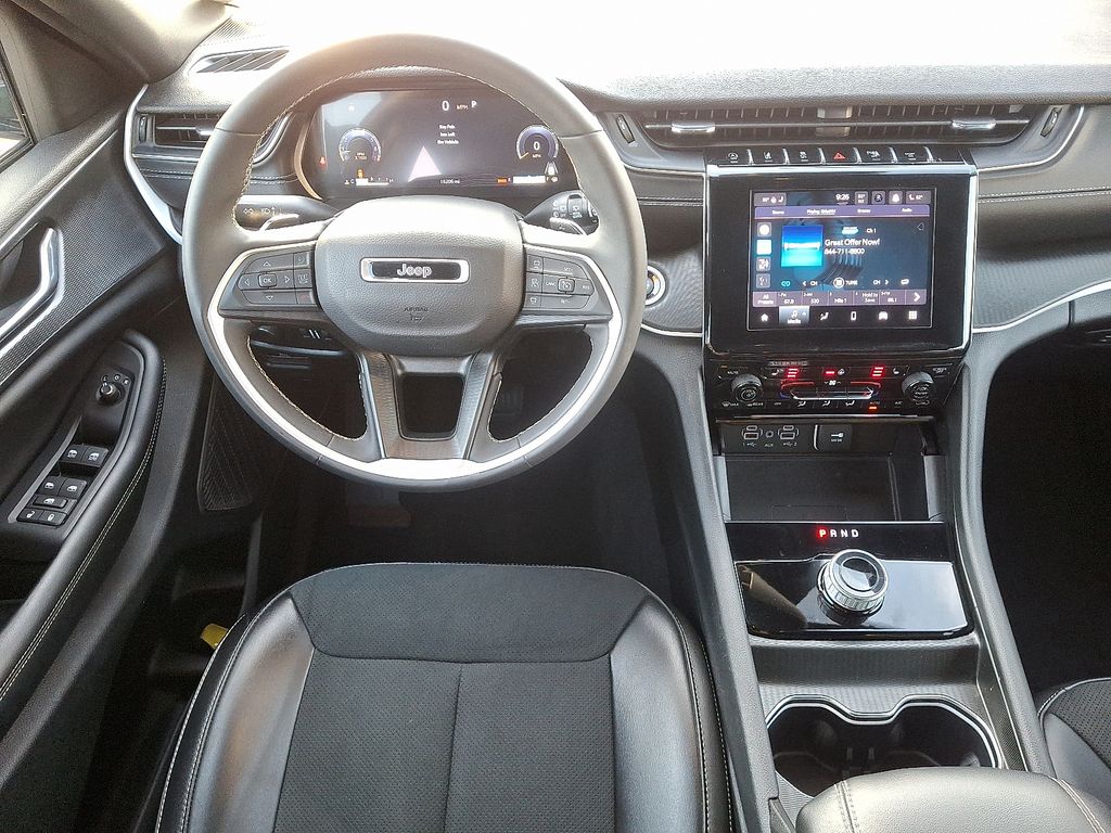 2024 Jeep Grand Cherokee Altitude photo 10