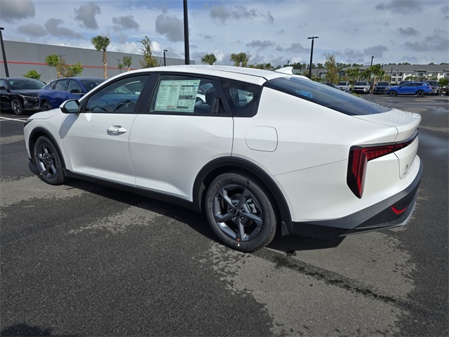 2025 Kia K4 LXS photo 4