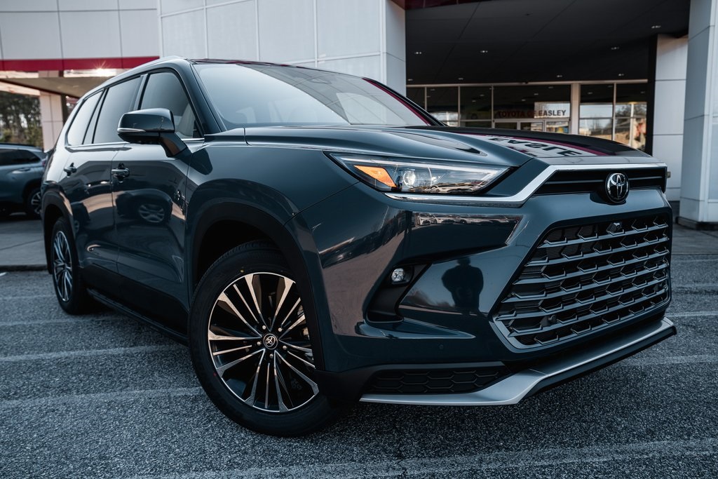 2026 Toyota Grand Highlander Platinum's photo