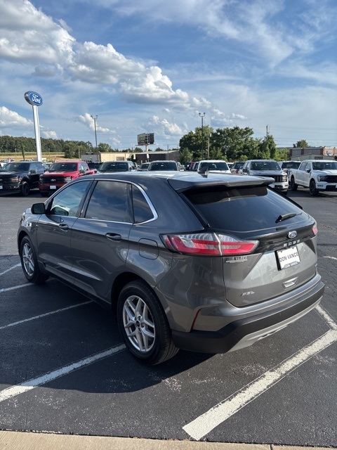 2024 Ford Edge SEL photo 5