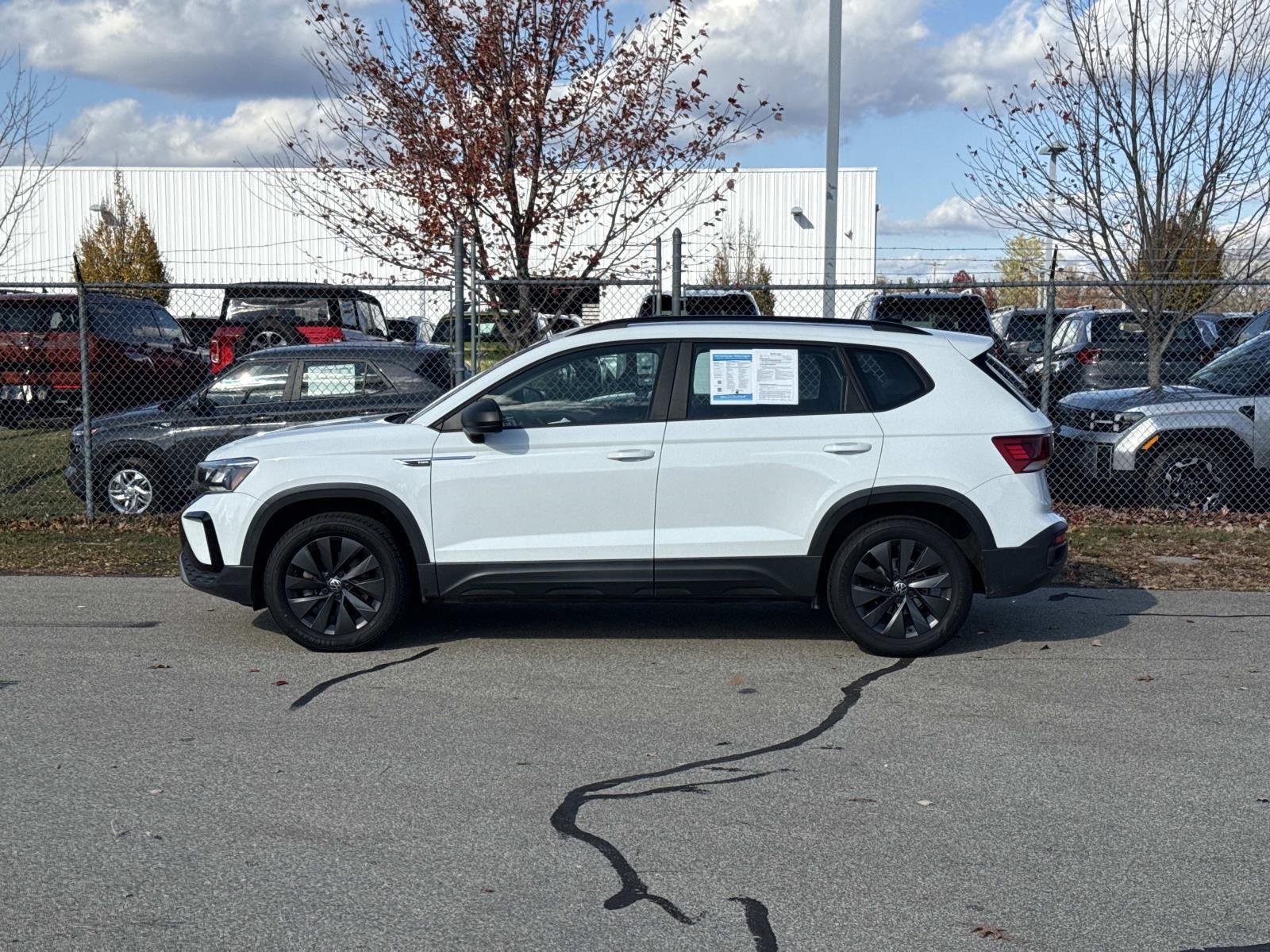 2022 Volkswagen Taos S photo 3