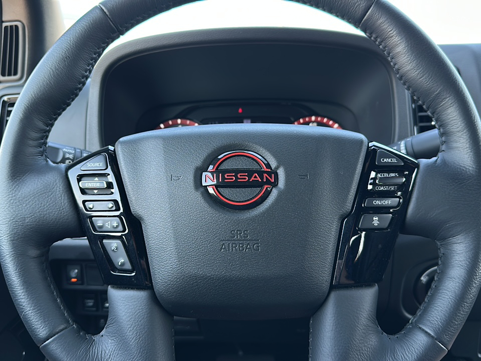 2022 Nissan Frontier Crew Cab PRO-4X photo 14