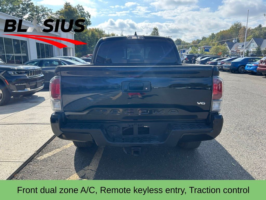 2023 Toyota Tacoma TRD Off-Road photo 2