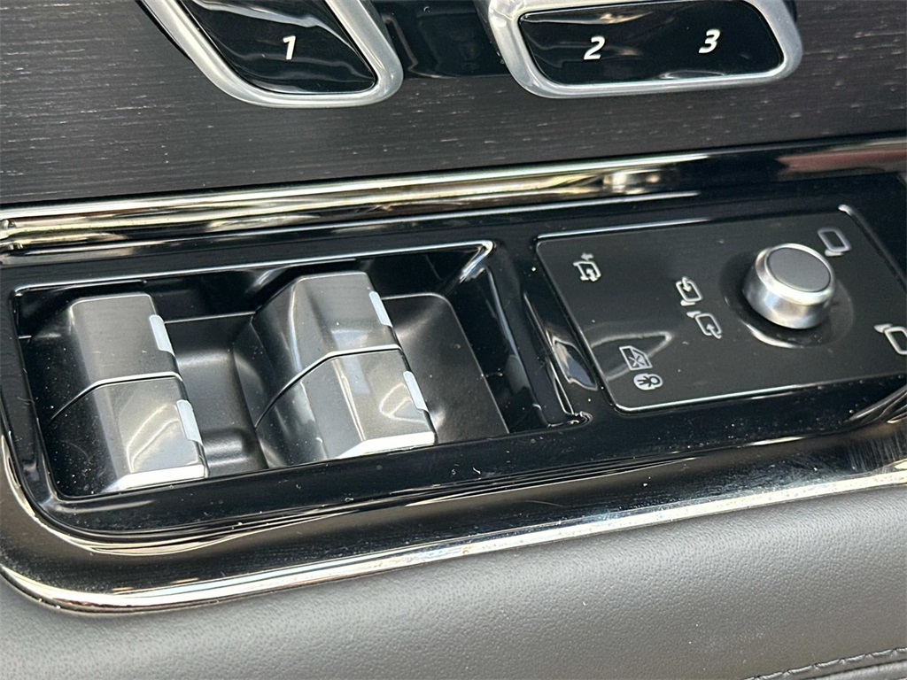 2025 Land Rover Range Rover Sport SE photo 16