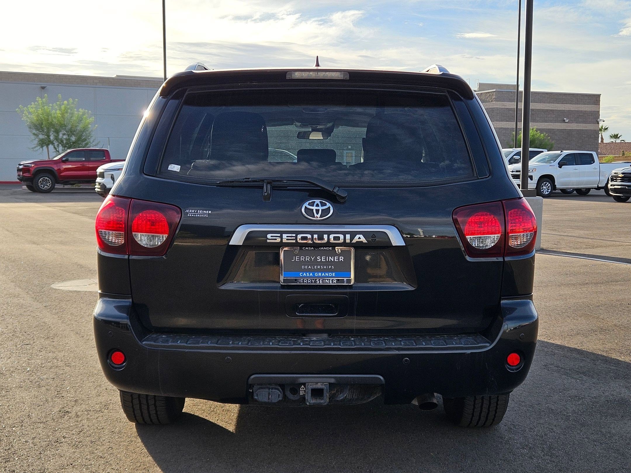 2020 Toyota Sequoia SR5 photo 4