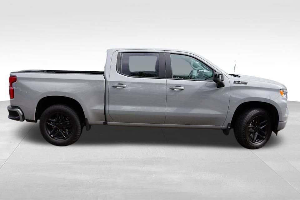 2024 Chevrolet Silverado 1500 RST Z71 photo 2