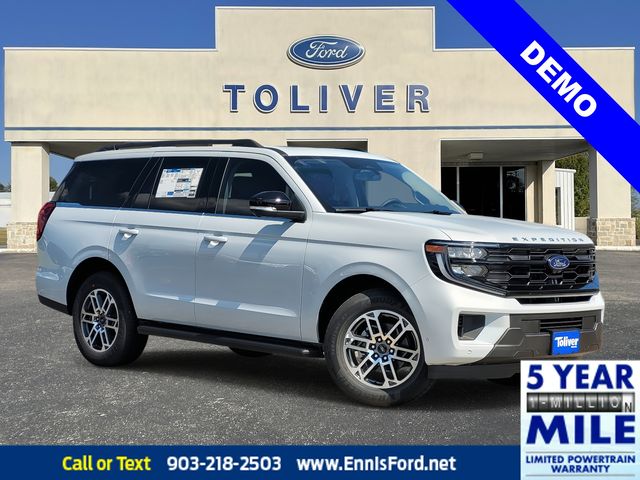 2025 Ford Expedition Active's photo