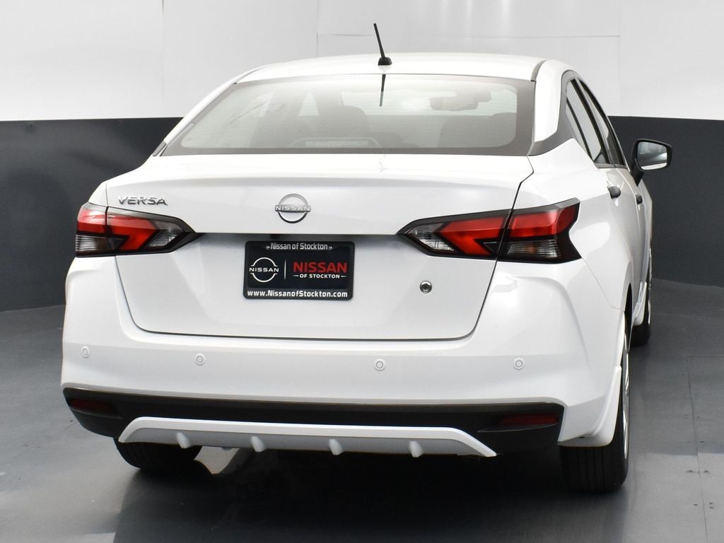 2025 Nissan Versa 1.6 S photo 6
