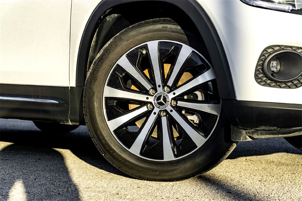 2023 Mercedes Benz GLB 250 photo 2