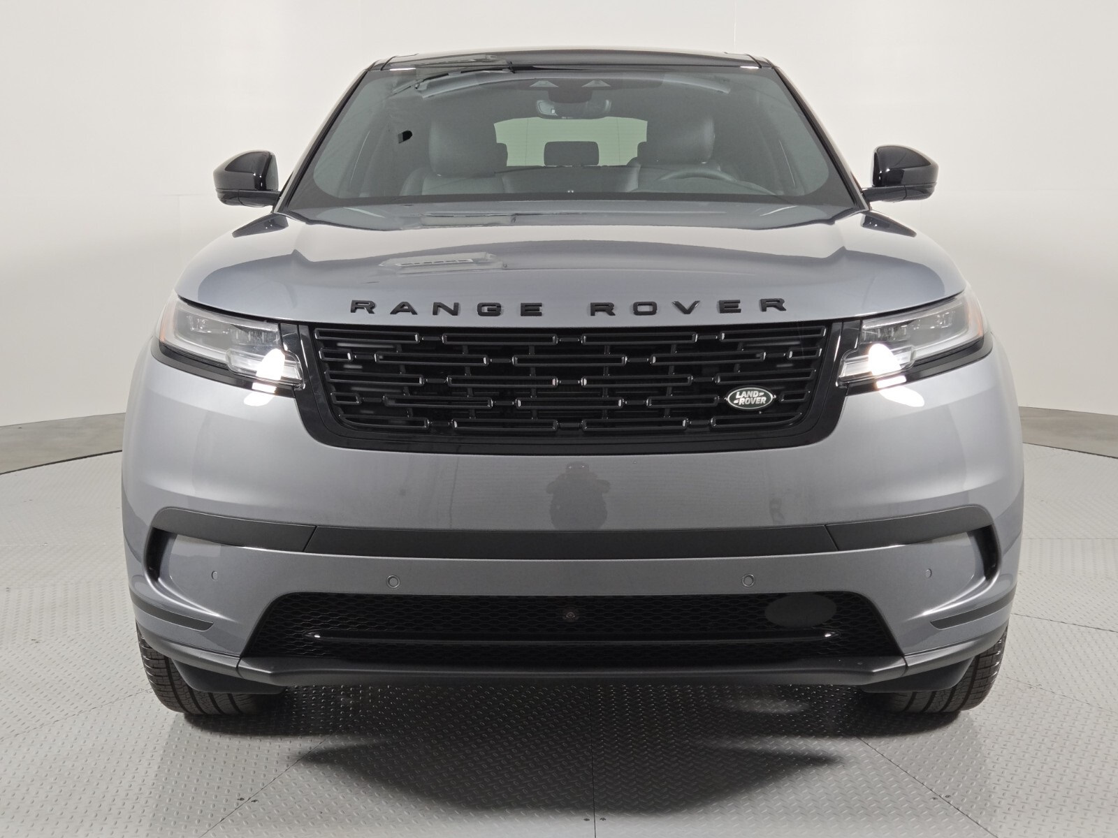 2026 Land Rover Range Rover Velar Velar P250 S photo 8