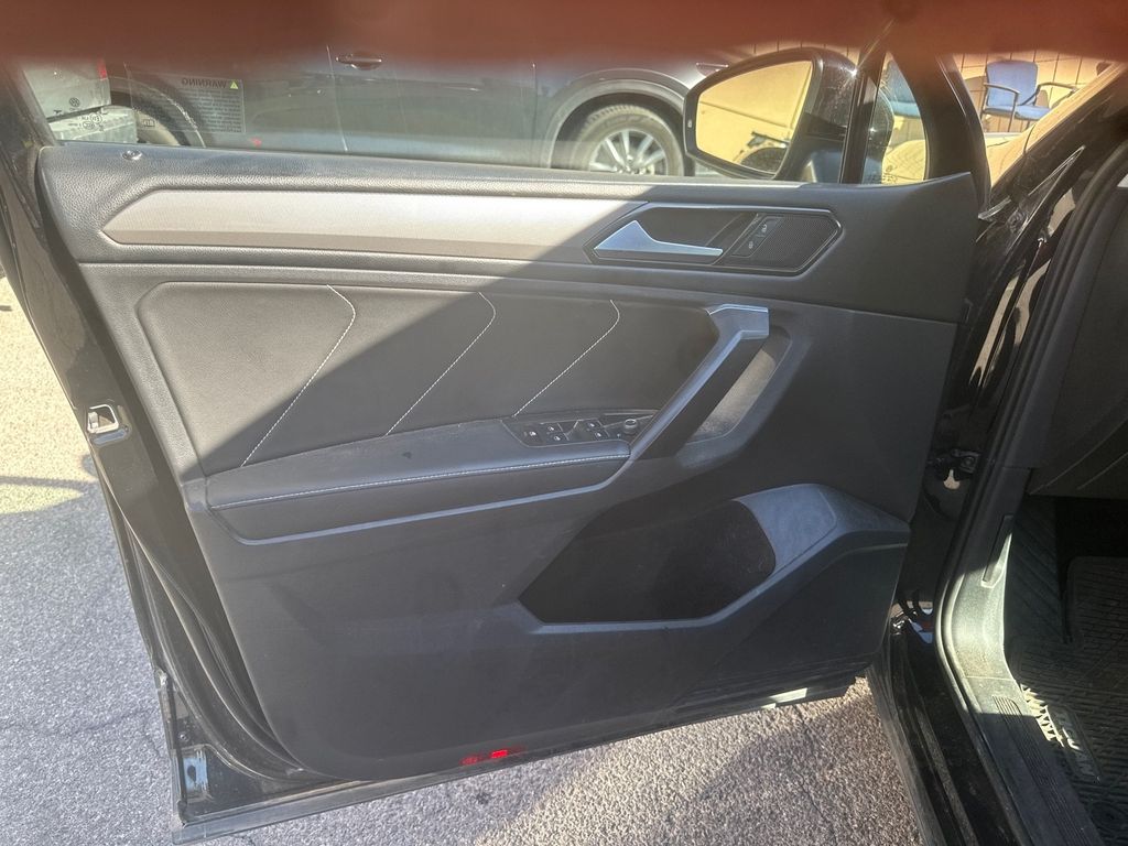 2023 Volkswagen Tiguan SE photo 14
