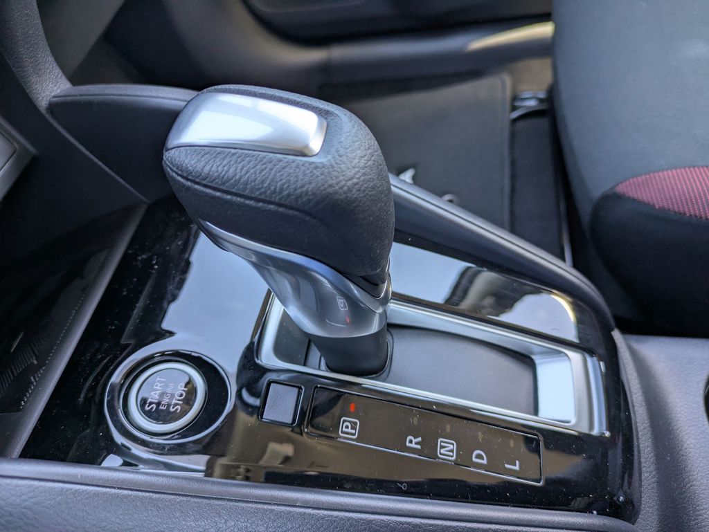 2025 Nissan Versa SR photo 16