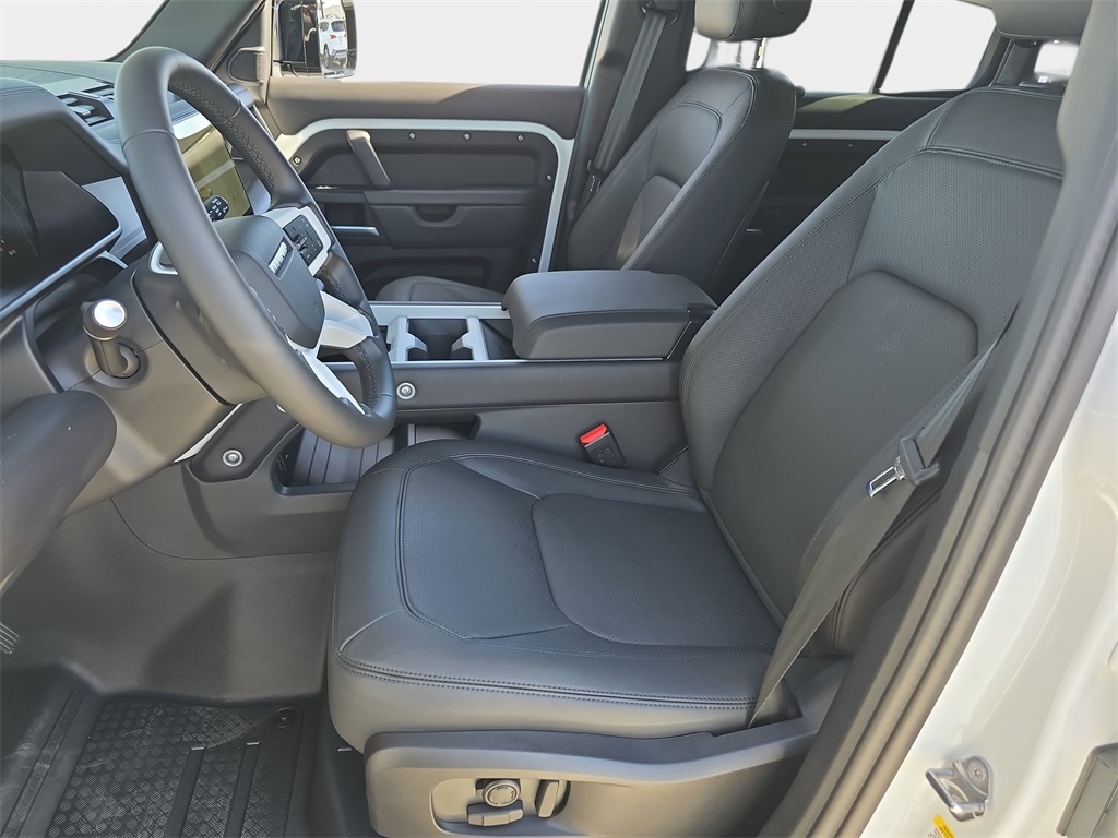 2025 Land Rover Defender 110 X-Dynamic SE photo 13