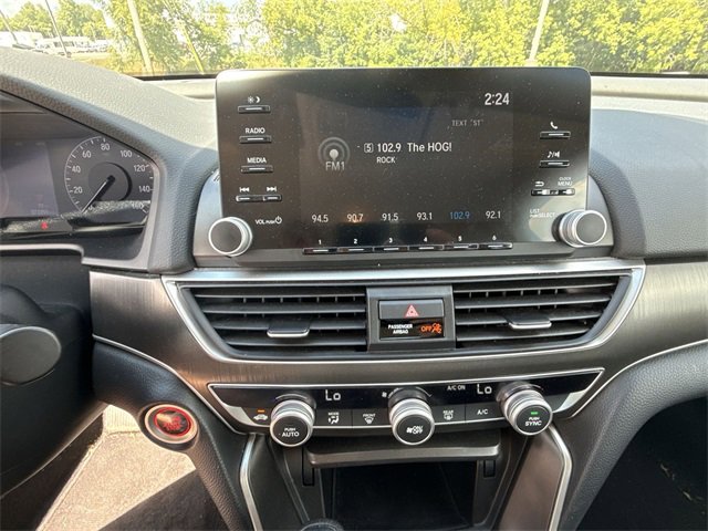 2019 Honda Accord LX photo 3