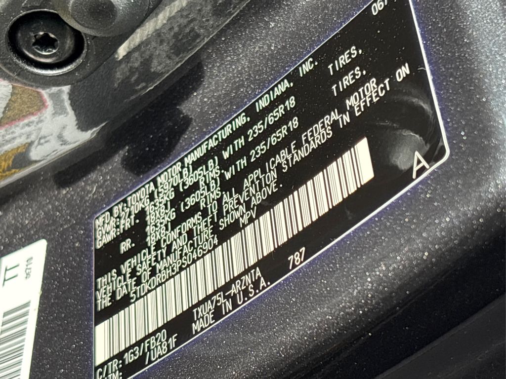 2023 Toyota Highlander L photo 16