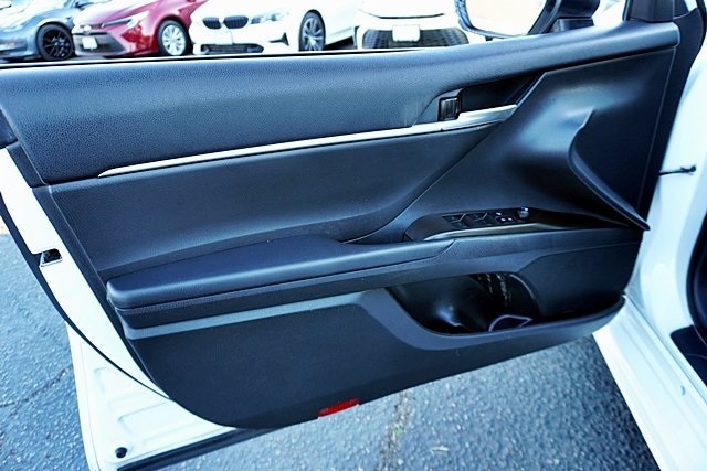 Used 2021 White Toyota SE Nightshade image 20