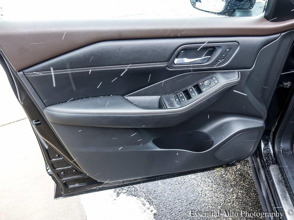 2023 NISSAN ROGUE - Image 19