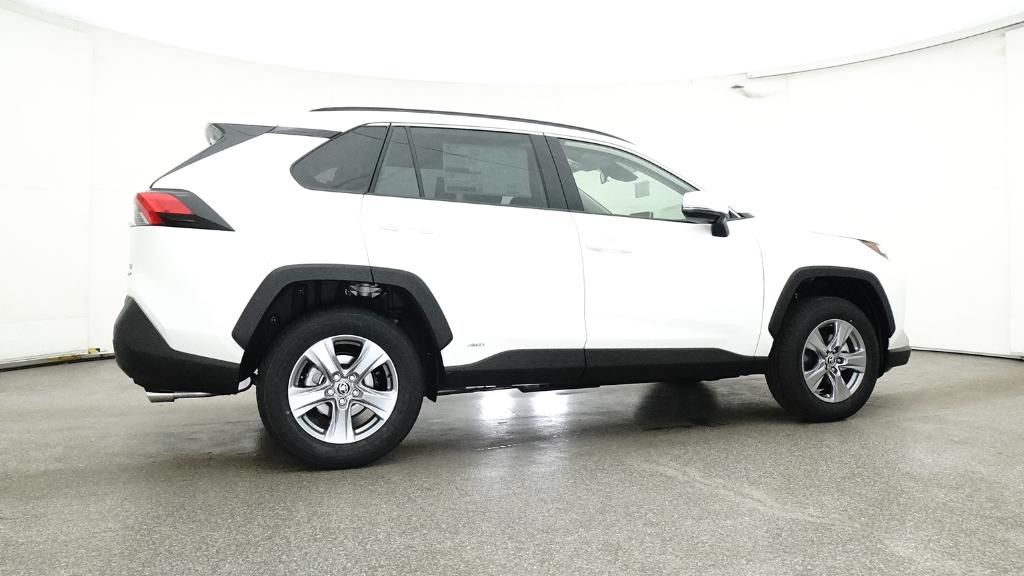 2025 Toyota RAV4 Hybrid LE photo 22