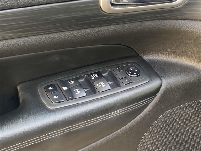 2019 Jeep Grand Cherokee Altitude photo 11
