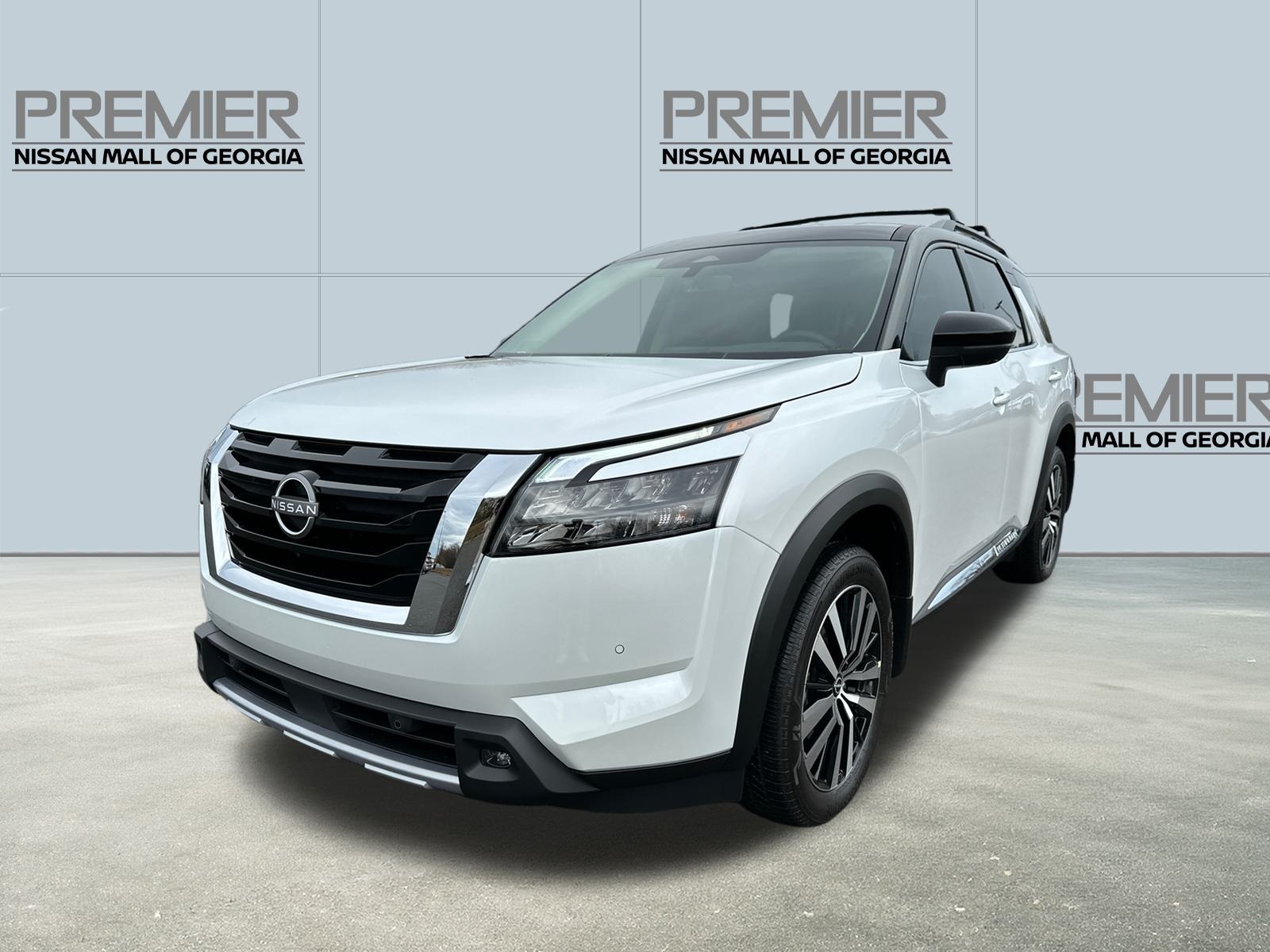 2025 Nissan Pathfinder Platinum's photo