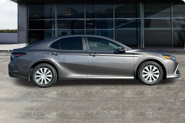 2023 Toyota Camry Hybrid LE photo 3