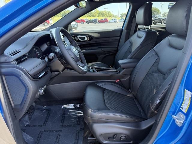 2025 Jeep Compass North Edition Latitude photo 14