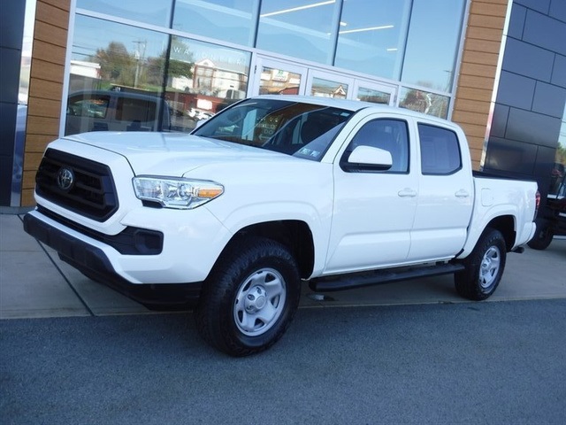 2022 Toyota Tacoma SR's photo