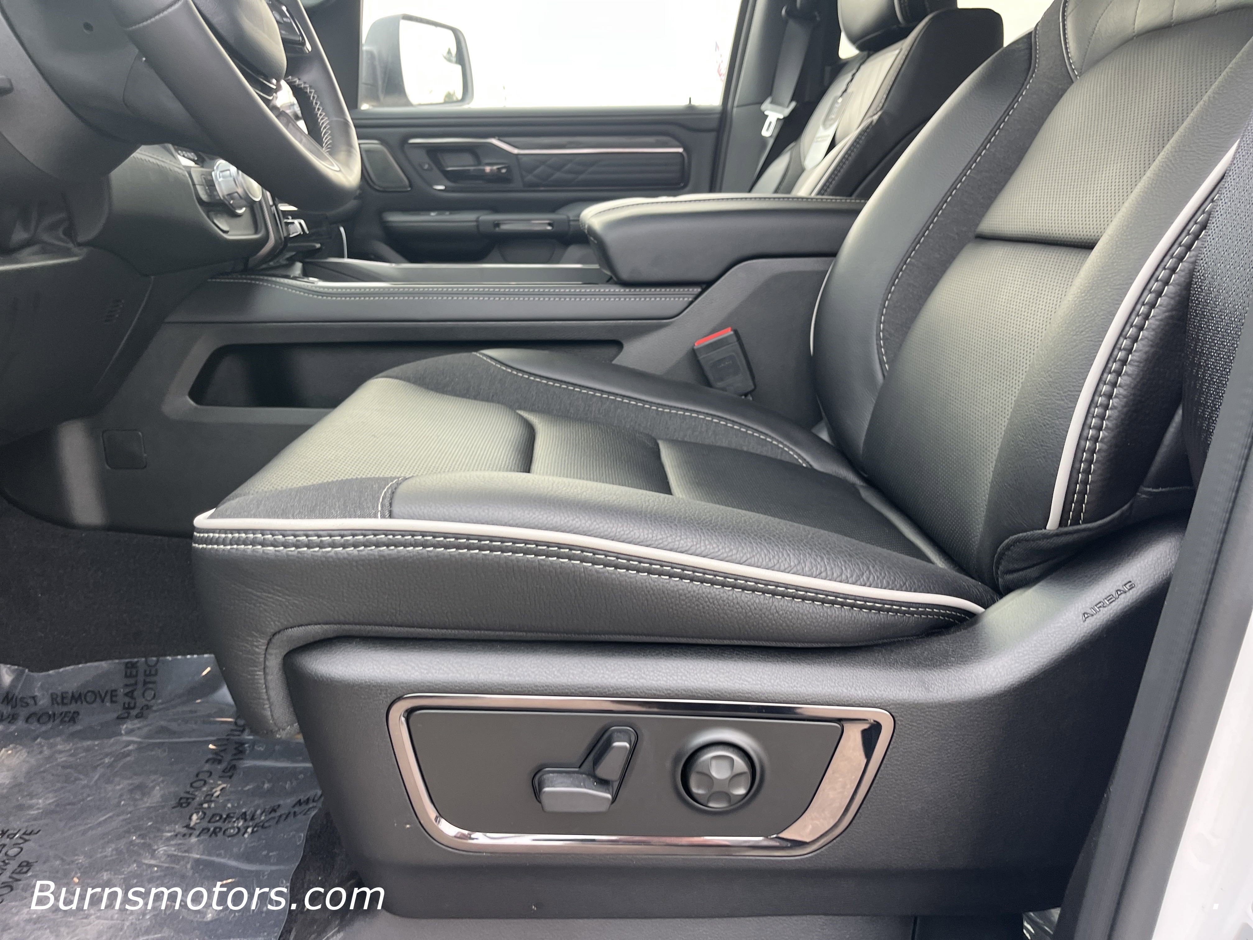 2025 Ram 1500 Limited photo 2