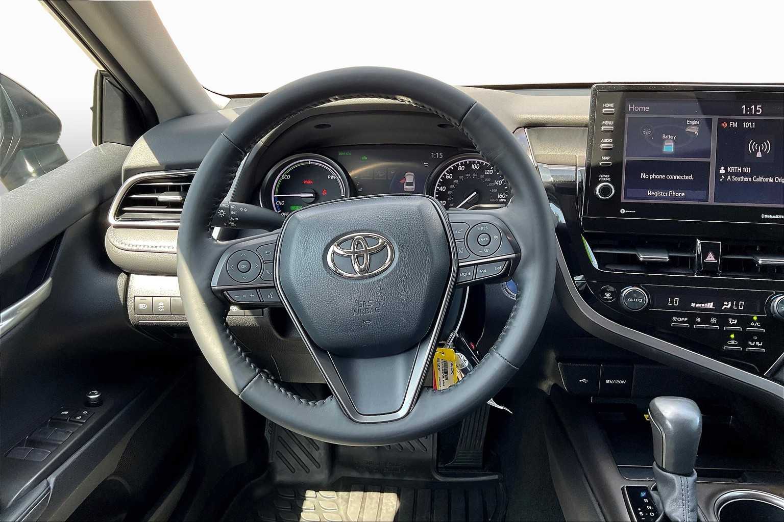 2023 Toyota Camry Hybrid XSE photo 5