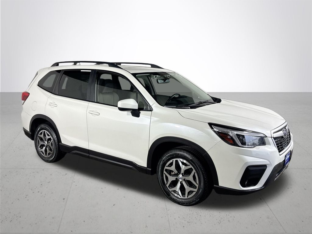 2021 Subaru Forester Premium photo 4