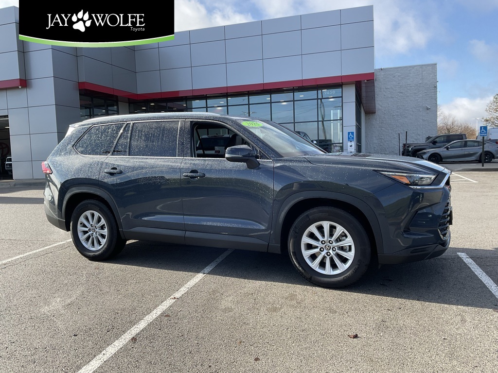 2025 Toyota Grand Highlander XLE's photo