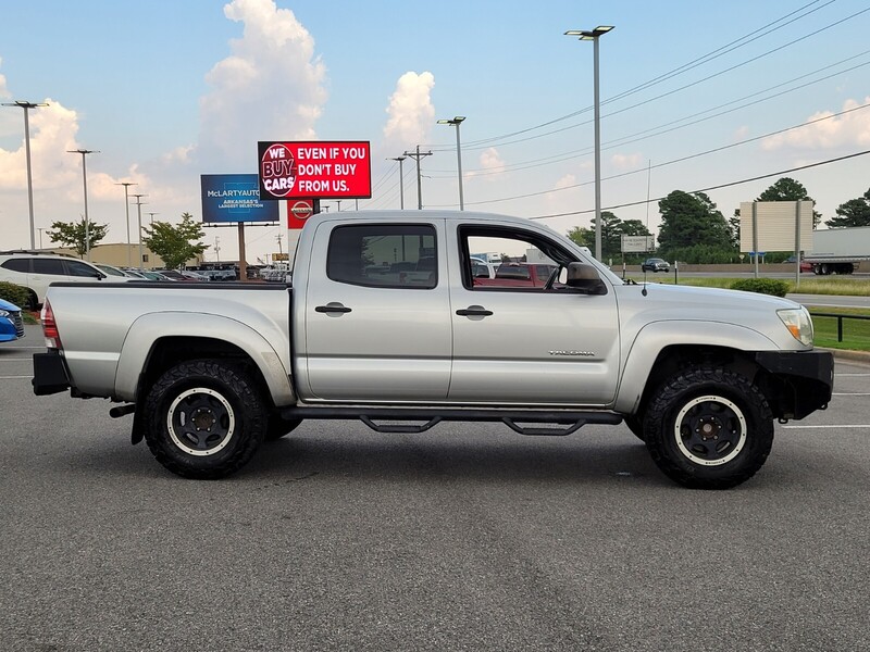 2011 Toyota Tacoma Double Cab V6 PreRunner photo 2