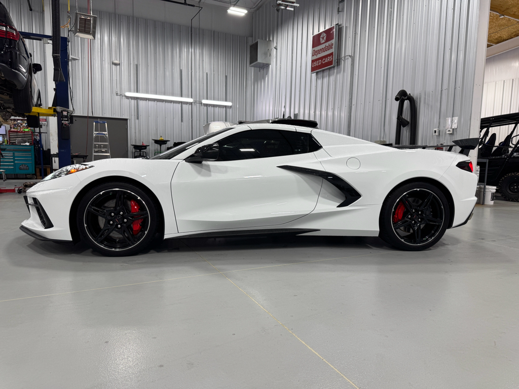 2023 Chevrolet Corvette 3LT photo 2