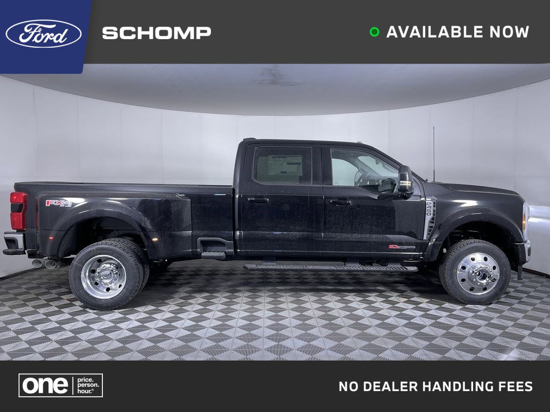 2026 Ford F-450 Super Duty XLT's photo