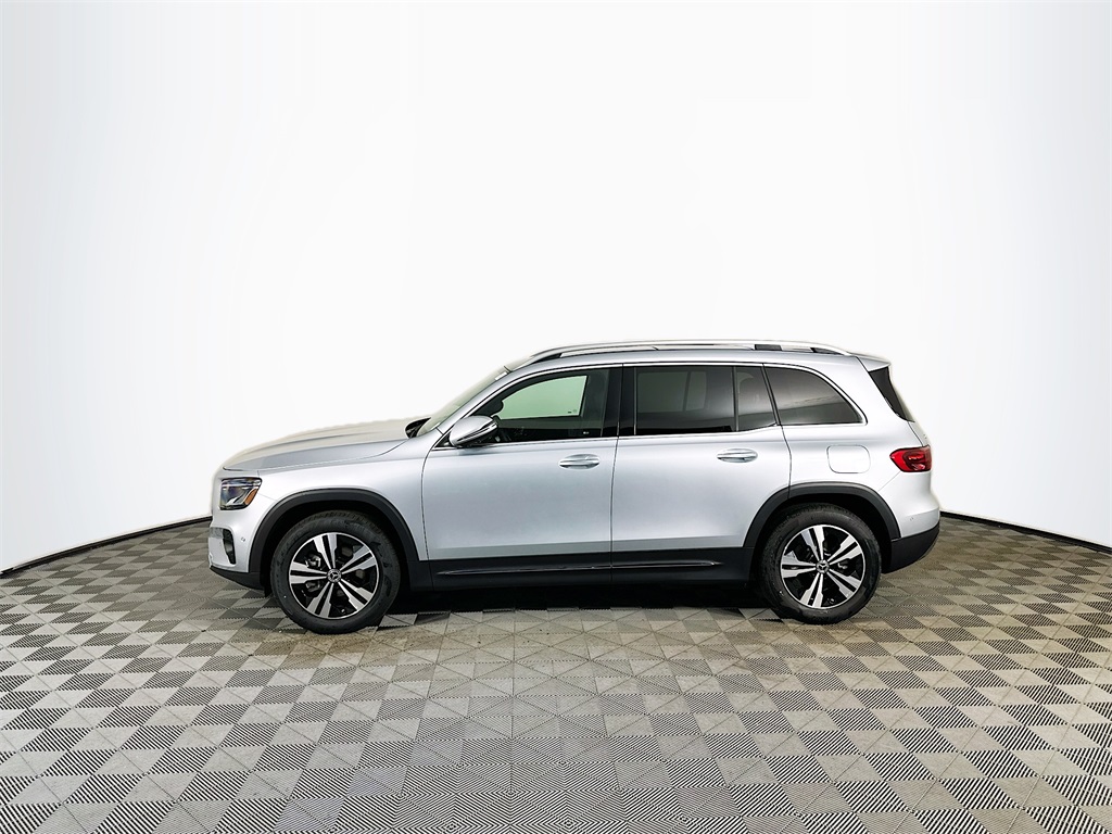 2026 Mercedes Benz GLB 250 4MATIC photo 3
