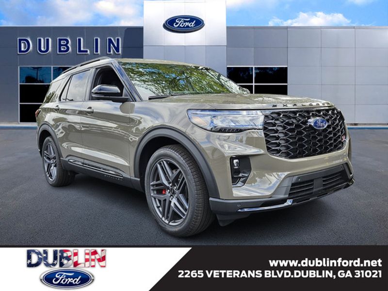 2026 Ford Explorer ST's photo
