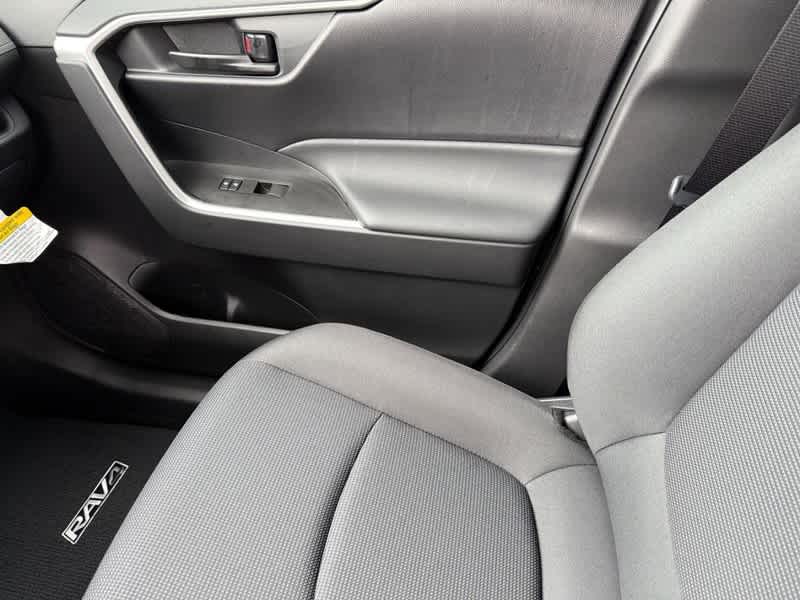 2025 Toyota RAV4 LE - Photo 19