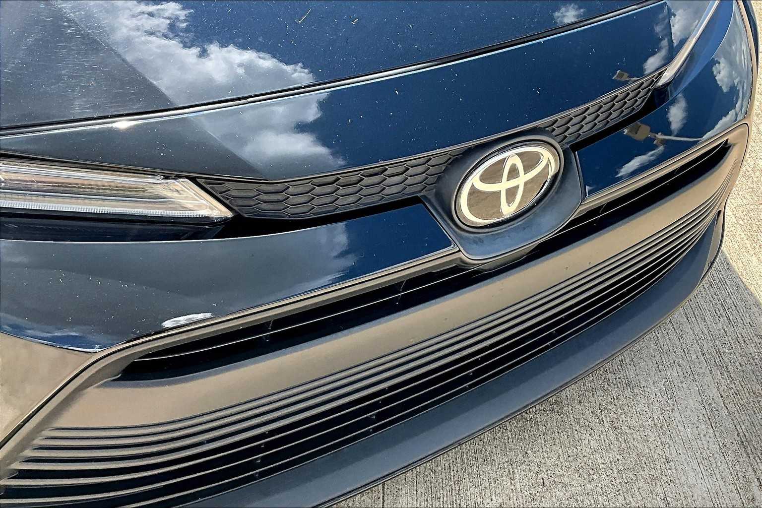 2023 Toyota Corolla LE photo 25