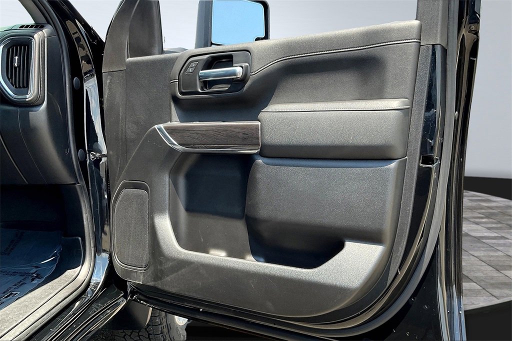 2023 Chevrolet Silverado LTZ photo 25