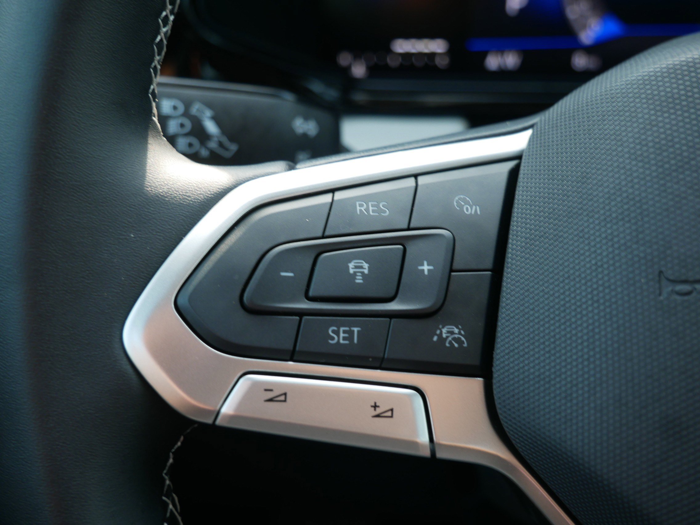2025 Volkswagen Taos S photo 12