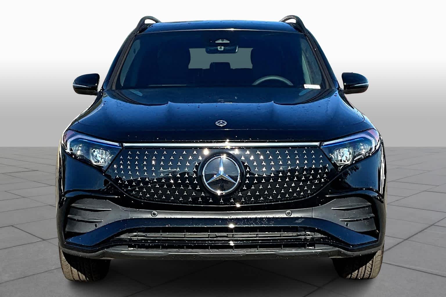2024 Mercedes Benz EQB 350 4MATIC photo 2